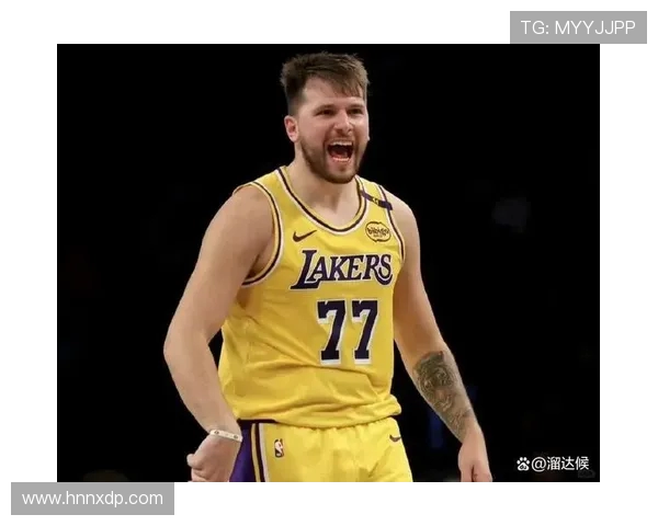 东契奇逐渐信任队友不再依赖个人得分展现团队精神 东契奇逐渐信任队友不再依赖个人得分展现团队精神